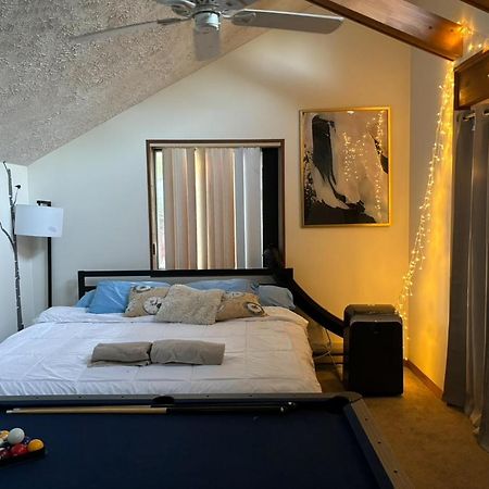Ambiance - King Bed Cabin, Jetted-Tub & Fireplace Tobyhanna Eksteriør billede
