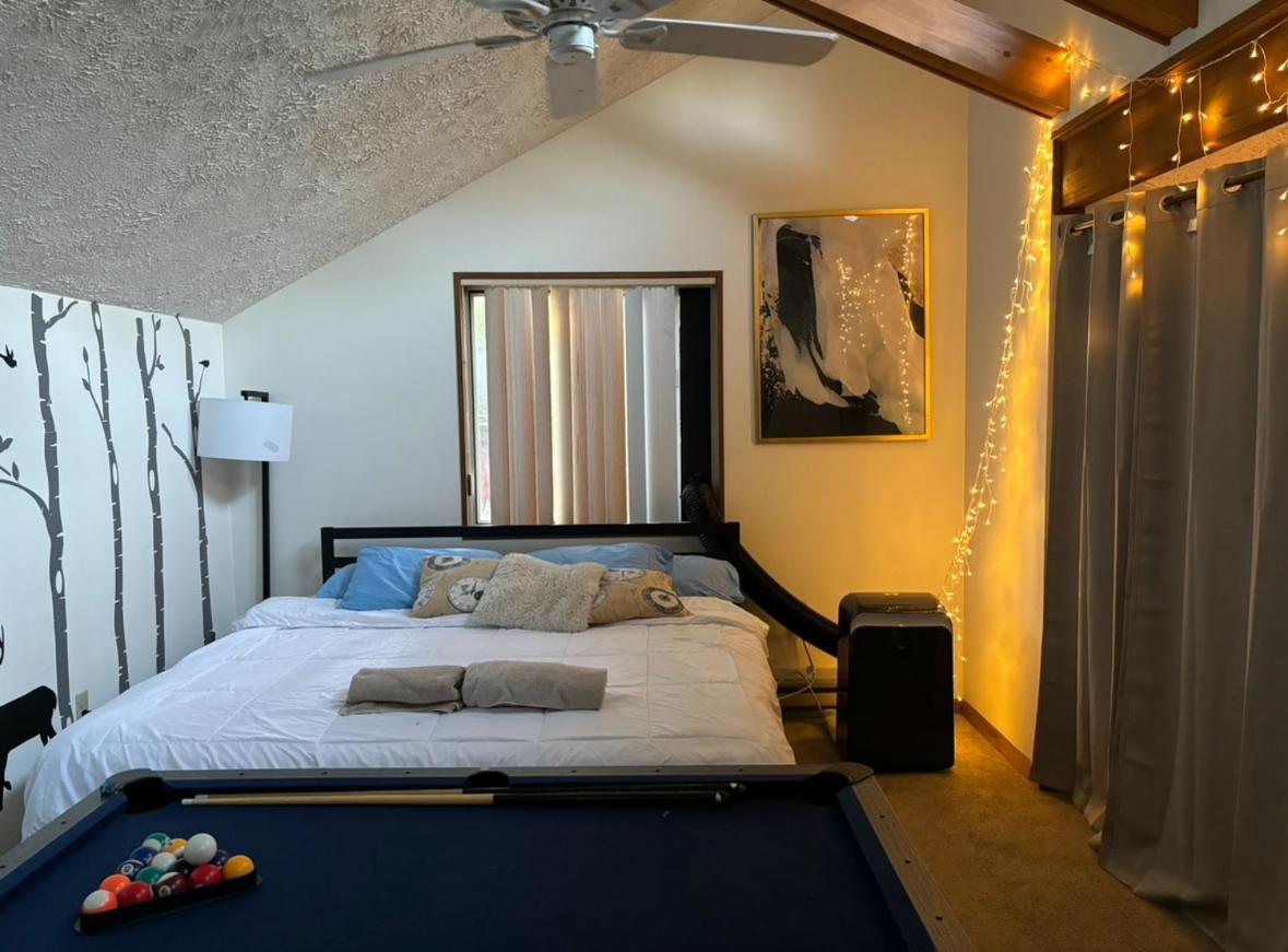Ambiance - King Bed Cabin, Jetted-Tub & Fireplace Tobyhanna Eksteriør billede