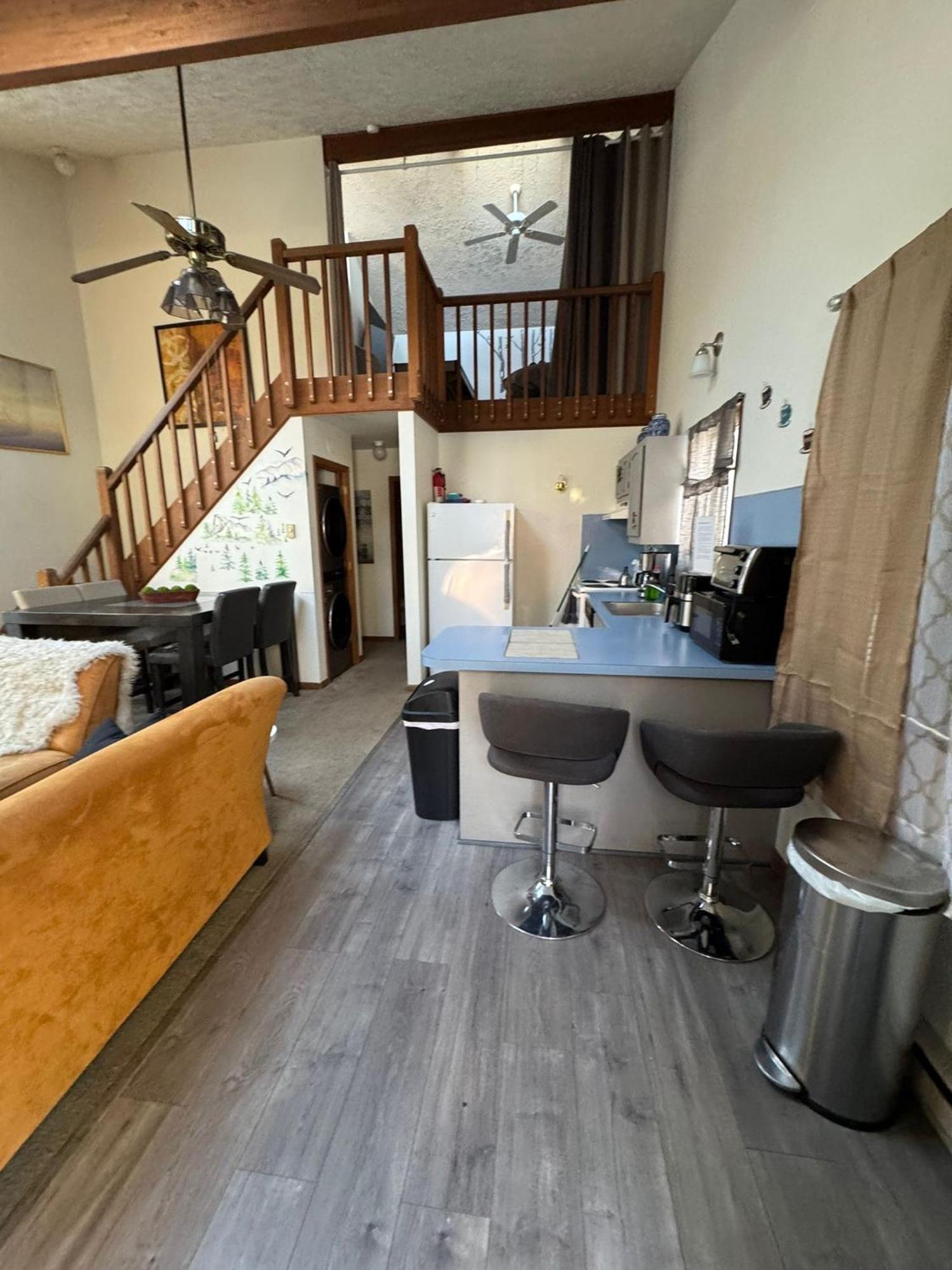 Ambiance - King Bed Cabin, Jetted-Tub & Fireplace Tobyhanna Eksteriør billede